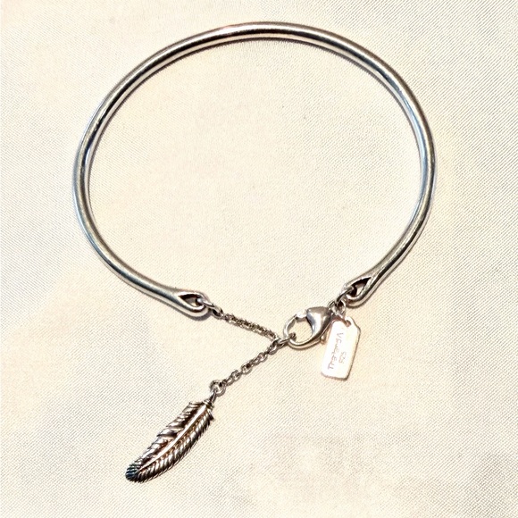 Coach 925 Sterling Silver feather bangle bracelet- NWOT/Comes with Box - Picture 4 of 4